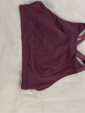 💜 Lululemon Strappy Criss-Cross Back Sports Bra 💜